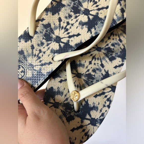 Tory Burch Sandal Flipflop Tie Dye Star Burst Size 11 - Picture 4 of 6